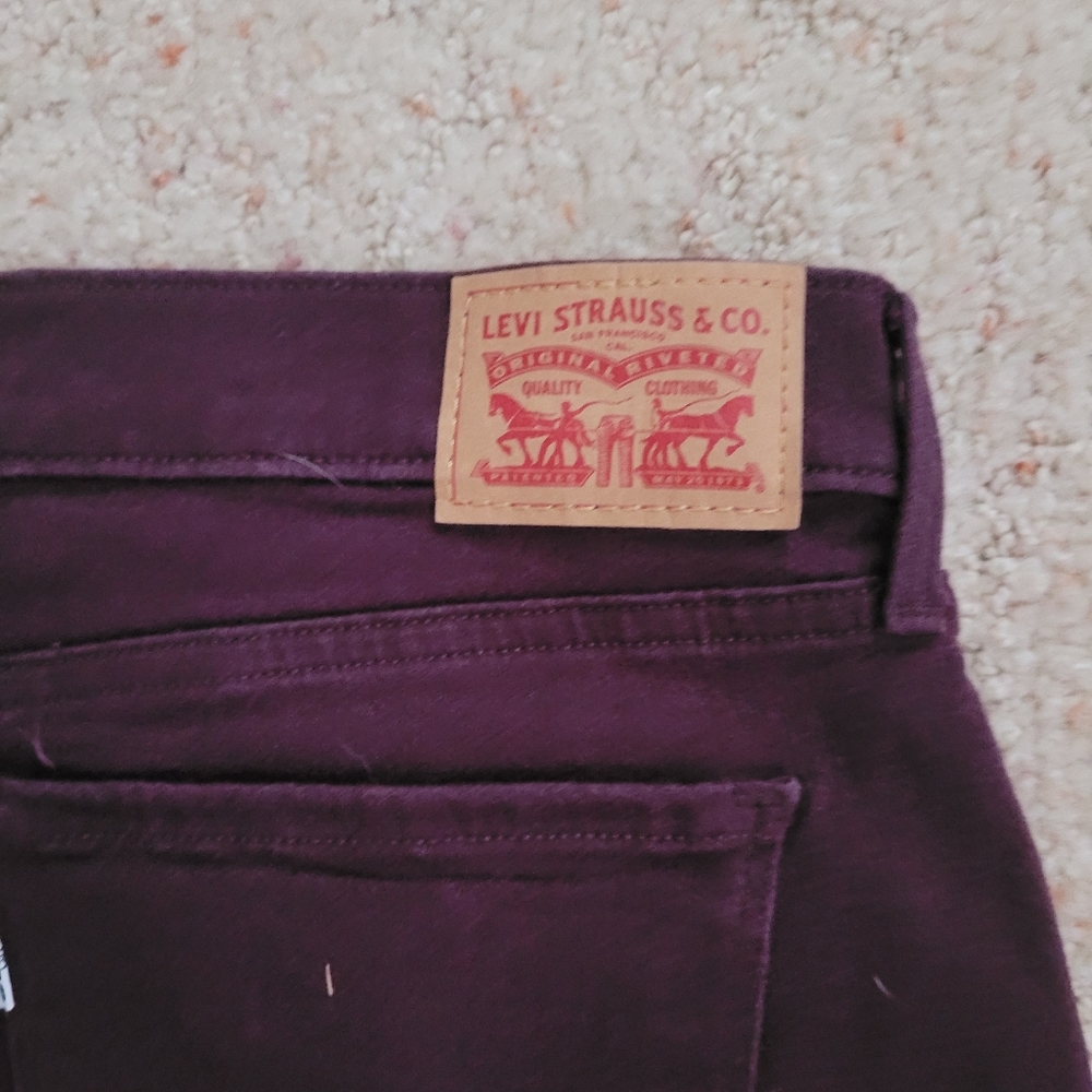 Levi's 505 Straight Leg Jeans in Deep Burgundy - Picture 7 of 7